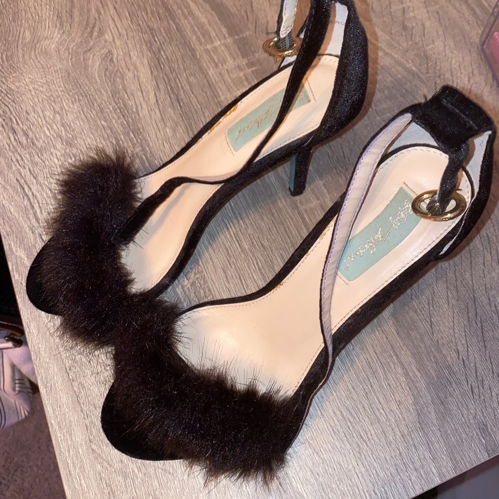 Betsy Johnson Fluffy Black Heels